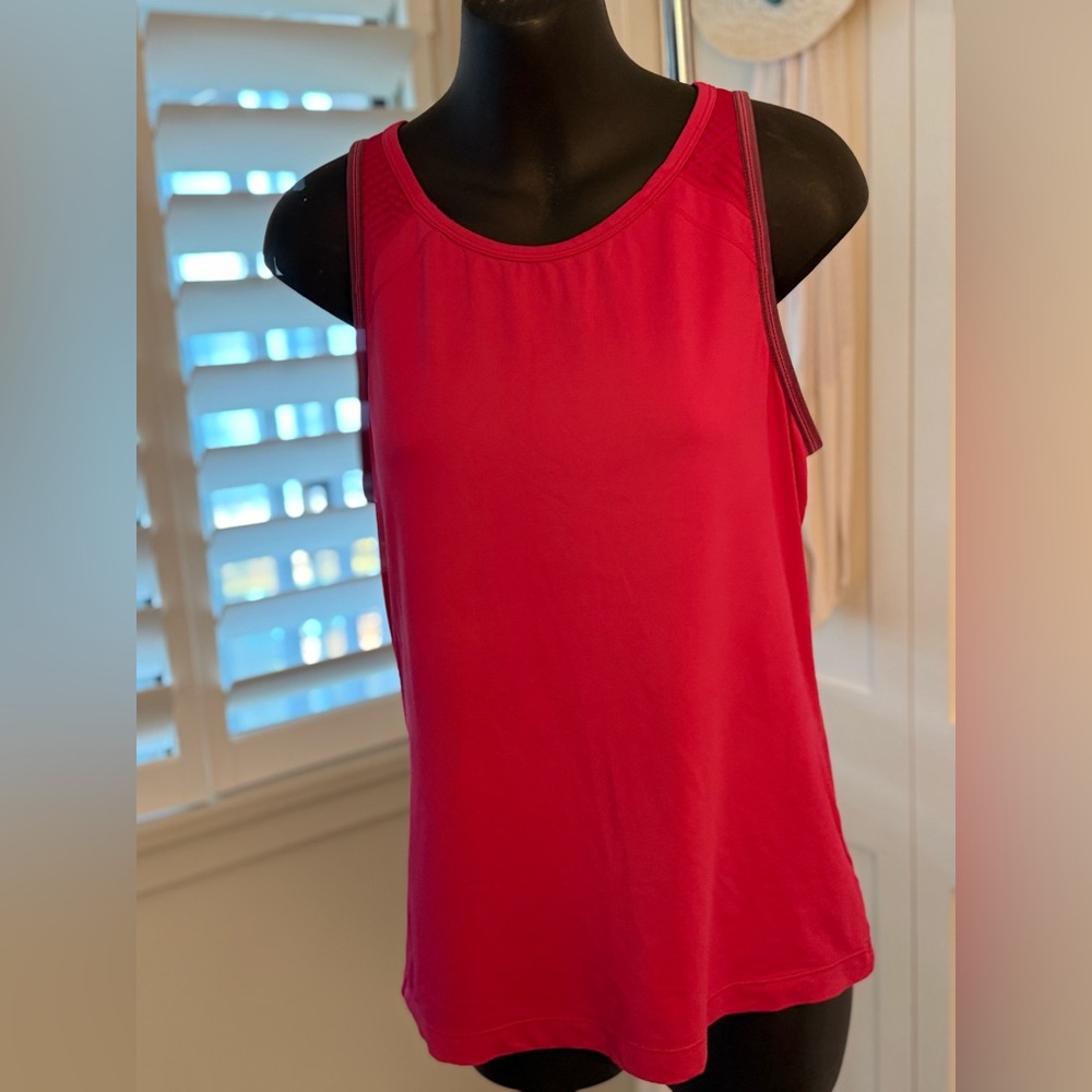 🩷 Lolë Women’s Fuchsia Vibrant Pink Athletic Tank Top Size Small - Picture 2 of 9